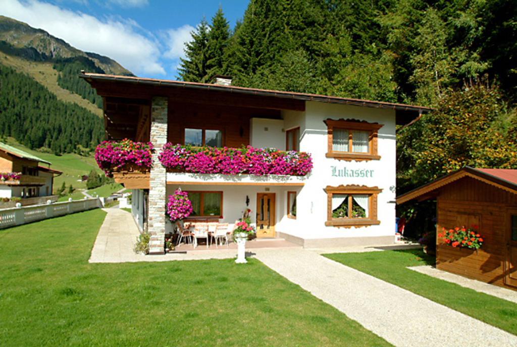 Gaestehaus Lukasser Hippach Exterior photo
