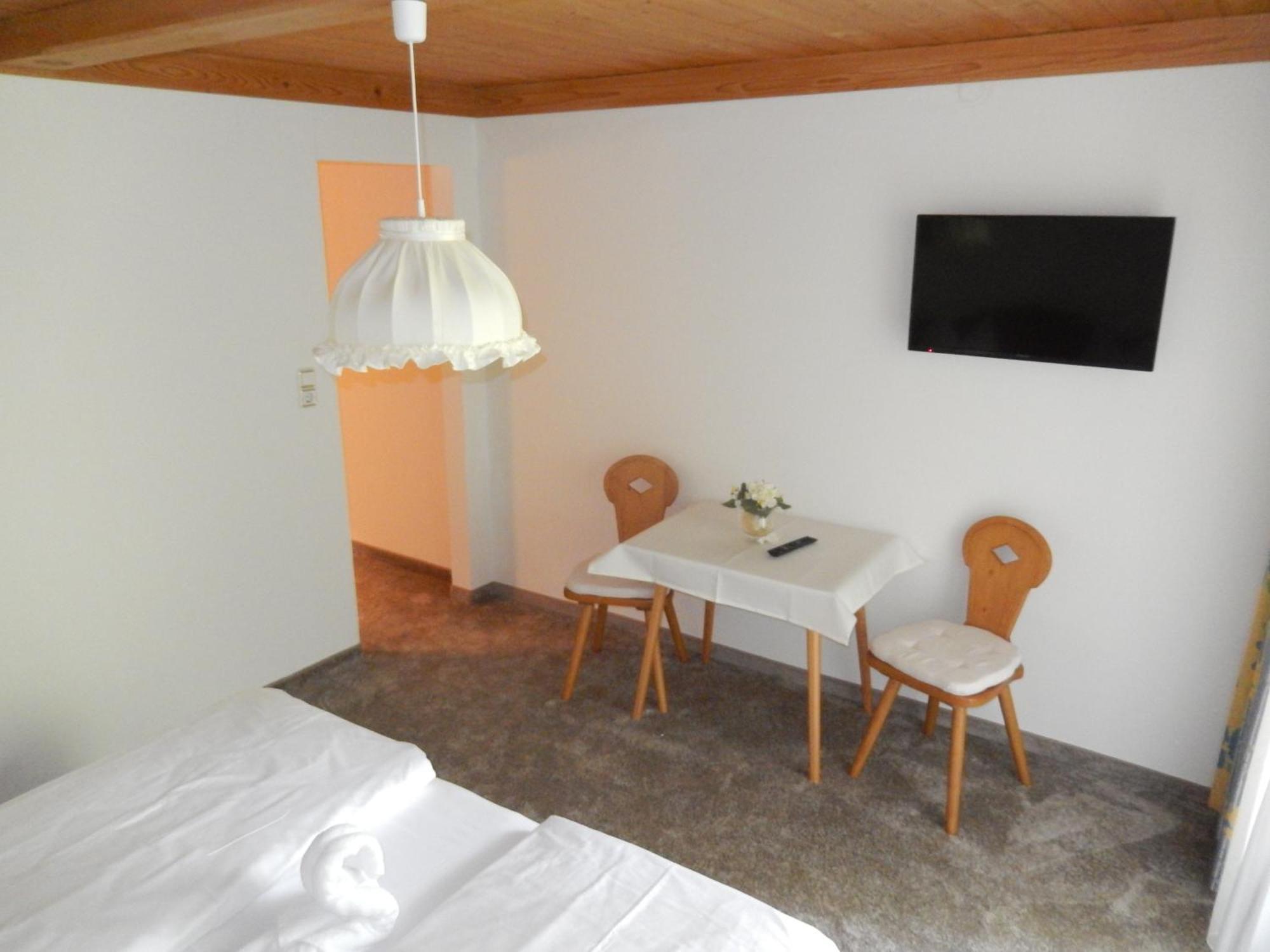 Gaestehaus Lukasser Hippach Room photo