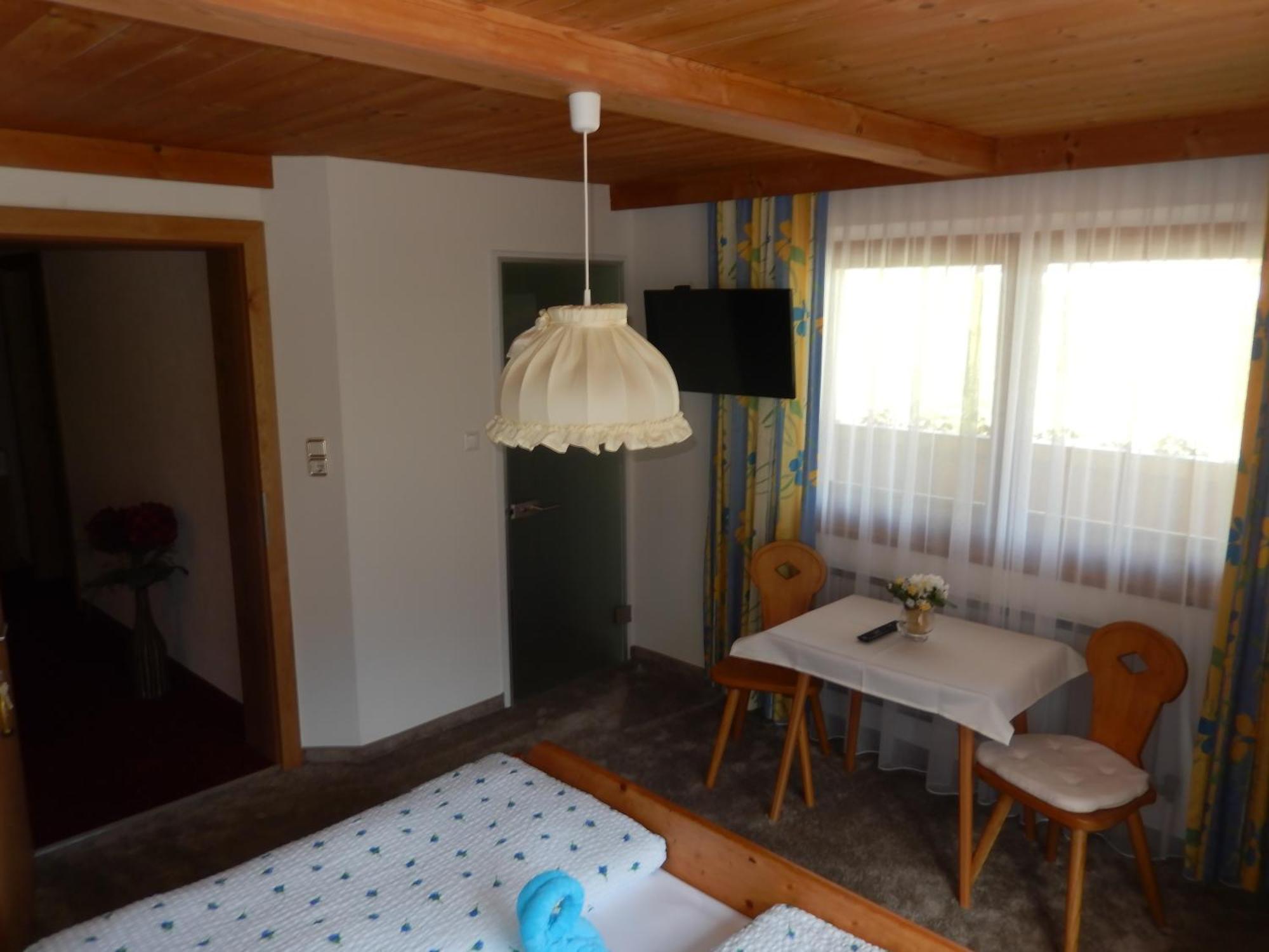 Gaestehaus Lukasser Hippach Room photo