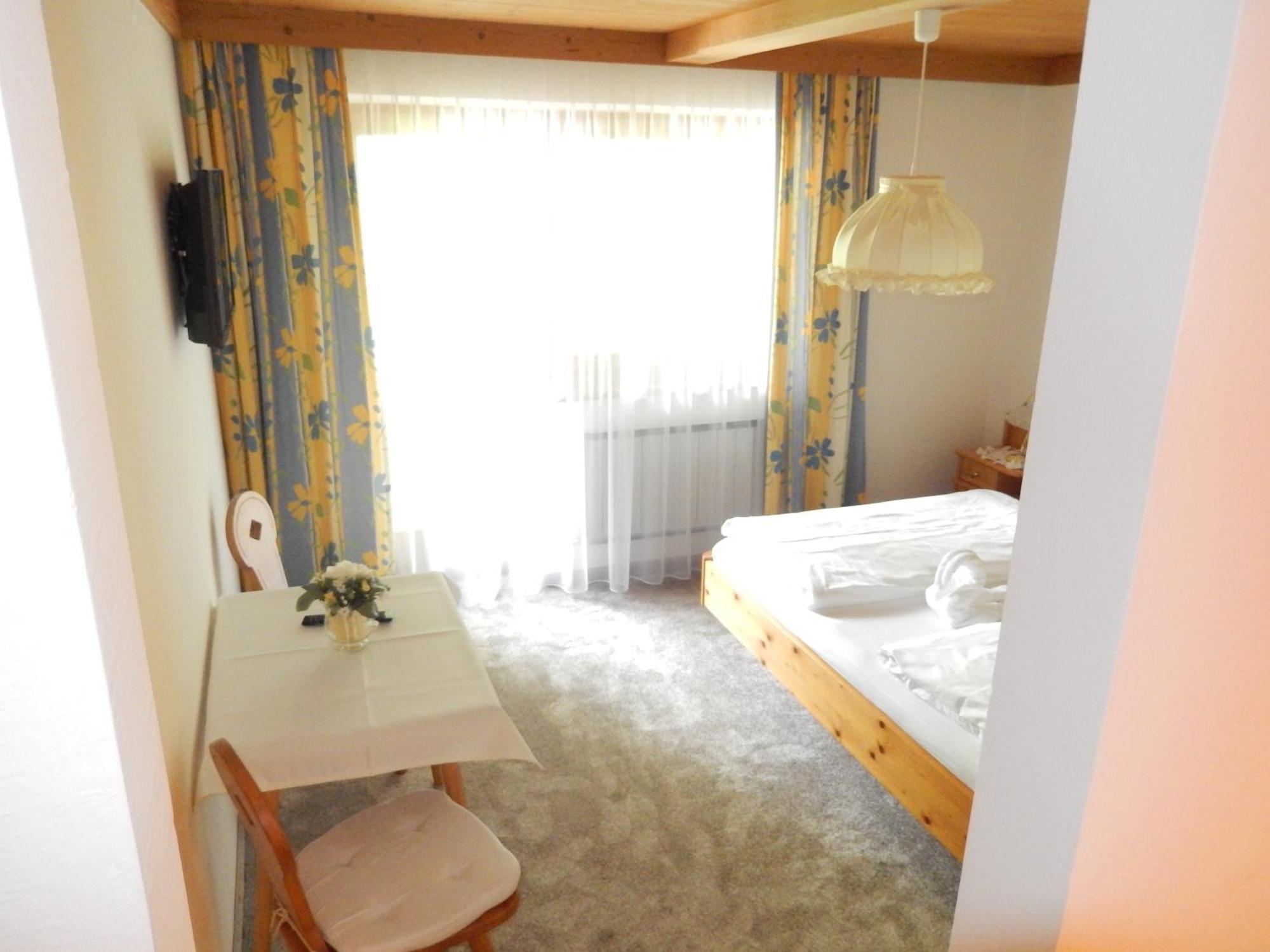 Gaestehaus Lukasser Hippach Room photo